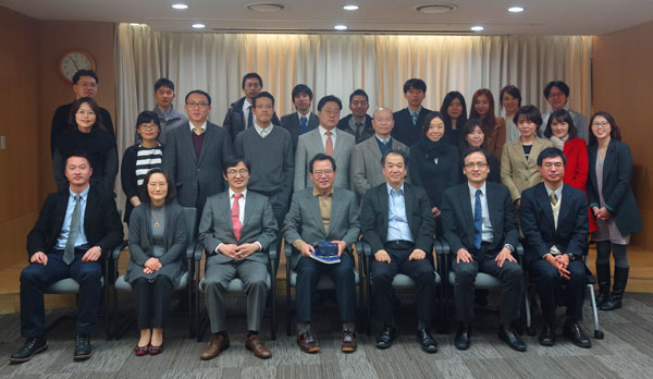 서울-교토 유방암 교육 세미나 후 서울대학교병원과 교토대학교병원 의료진 기념사진.